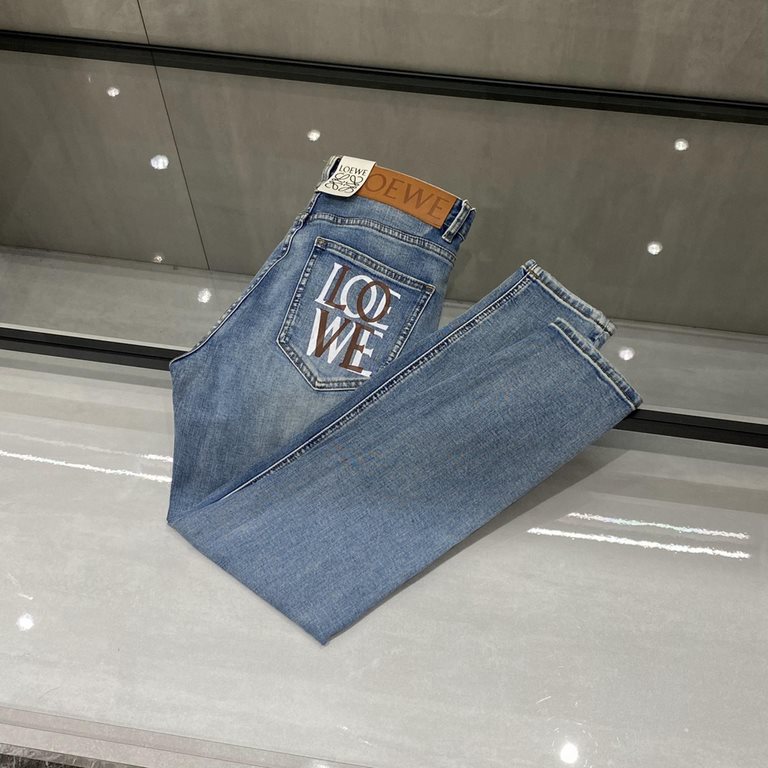 (New) Loewe! Denim 2023SS spring and summer new men's embroidered P Denim light color straight Slim jeans Classic five-pocket straight style, Luo family jeans are also one of the best. Italy    denim jeans using traditio