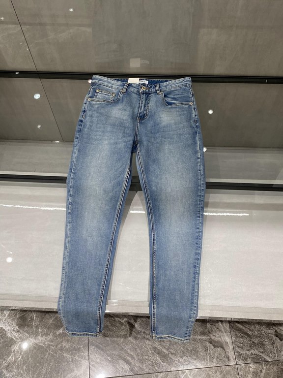 (New) Loewe! Denim 2023SS spring and summer new men's embroidered P Denim light color straight Slim jeans Classic five-pocket straight style, Luo family jeans are also one of the best. Italy    denim jeans using traditio