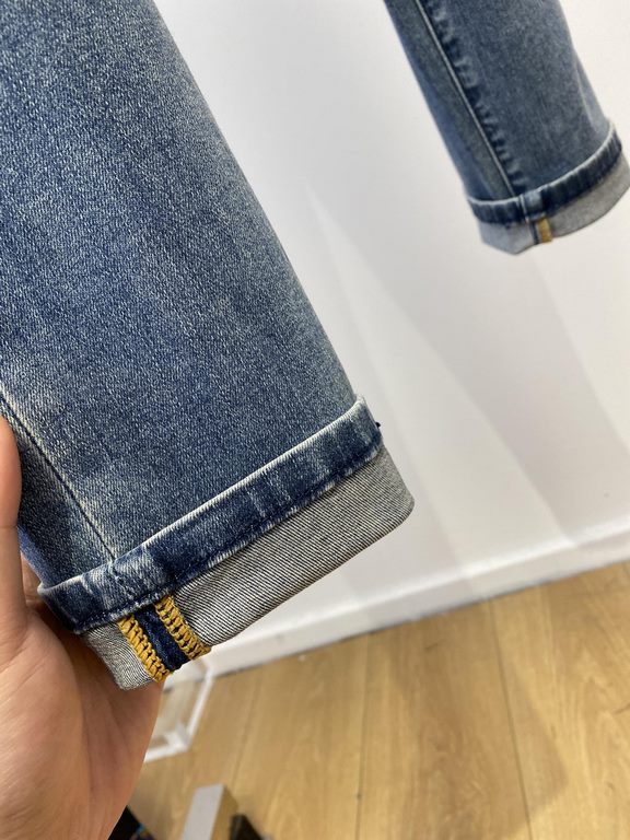 Dior, 2023 latest products, counter synchronization on sale, the original single goods, washed casual jeans, imported original washed stretch fabric, comfortable and elastic, the original hardware accessories decorative 