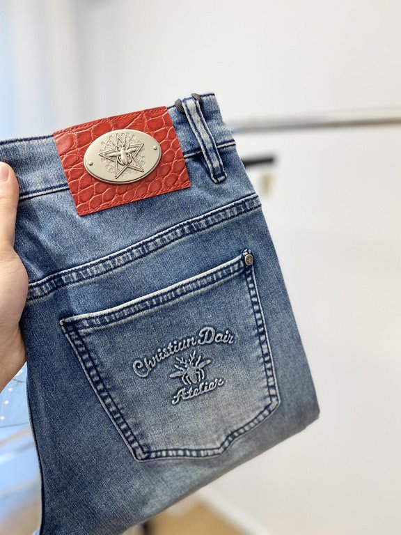 Dior, 2023 latest products, counter synchronization on sale, the original single goods, washed casual jeans, imported original washed stretch fabric, comfortable and elastic, the original hardware accessories decorative 