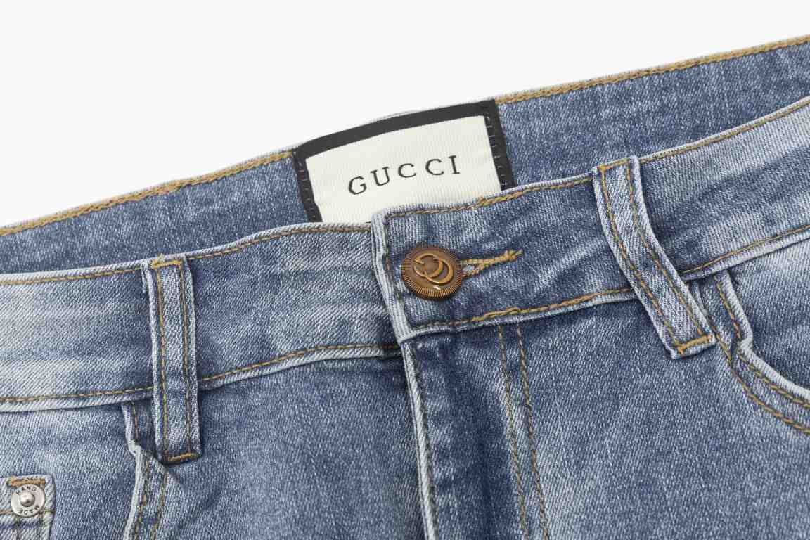 Gucci Gucci co-branded Disney Mickey 2023 latest products, counter synchronization is available, the original single hard goods, washed casual jeans, imported original washed stretch fabrics, comfortable and elastic, the