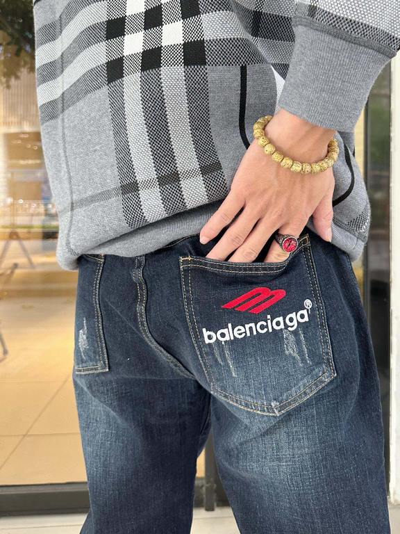 #Balenciaga  Balenciaga 23Fw 3M Embroidered Jeans Up