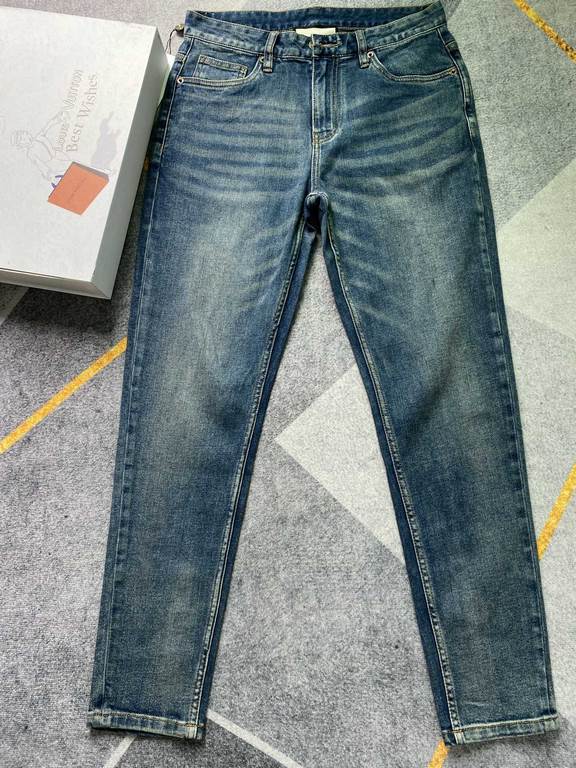 2023 High-end custom jeans Latest fashion week runway models Original color yeast wash process Selected heavyweight denim fabric (pure cotton) comfortable and skin-friendly Original hardware accessories accessories Cubic