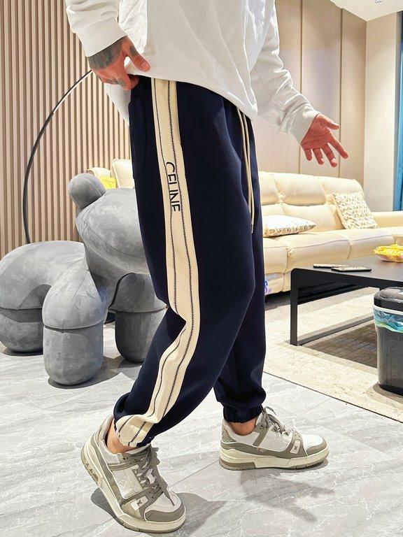 Céline 2023 new casual pants for fallwinter! Synchronized sale on the official website. Brand classic LOGO casual pants , customized fabric, excellent comfort, strong hand touch. Highly recognizable, perfect quality craf