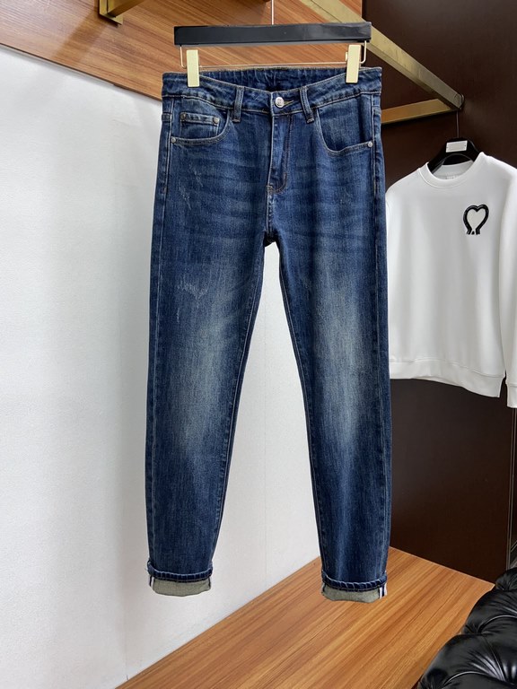 Gucci fall modelsThe new model of jeans Small Straight Counter available Physical store extreme jeans   Counter original 11 good goods for all ages. The highest version of the market imported fabrics from Europe. Comfort