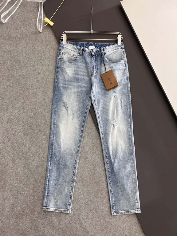 Bur, new casual tannin jeans   spring and summer new The brand logo on the back pocket is embroidered by imported machine vacuum   The body of the garment is washed with heavyweight environmentally friendly plant enzymes