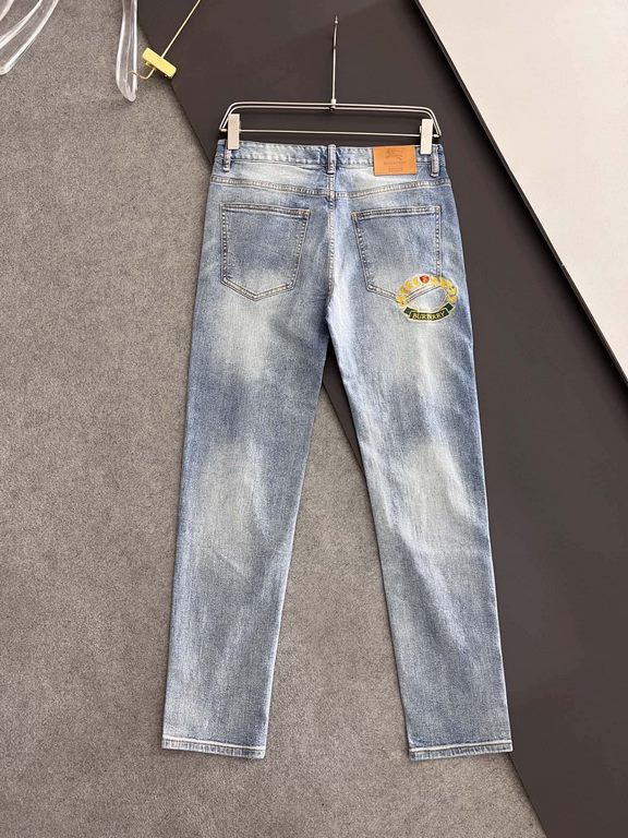 Bur, new casual tannin jeans   spring and summer new The brand logo on the back pocket is embroidered by imported machine vacuum   The body of the garment is washed with heavyweight environmentally friendly plant enzymes