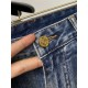 LV, 2023 latest products, counter synchronization is available, the original single goods, washed casual jeans, imported original washed stretch fabric, comfortable and elastic, original hardware accessories decorative l