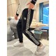 Dior's new casual pants for fallwinter 2023! Synchronized sale on the official website. Brand classic LOGO casual pants , customized fabric, excellent comfort, strong hand touch. Highly recognizable, perfect quality craf