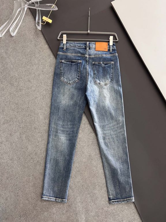 )CD, heavy wash casual jeans, imported original wash fabric, comfortable and slightly elastic, unique design, version of the super-positive, comfortable and breathable, grade is extremely high, counter quality, on the bo