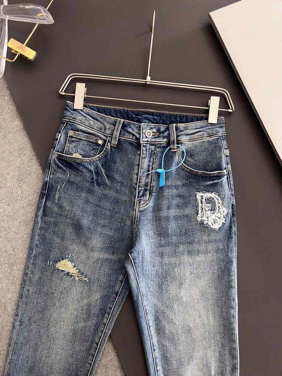 )CD, heavy wash casual jeans, imported original wash fabric, comfortable and slightly elastic, unique design, version of the super-positive, comfortable and breathable, grade is extremely high, counter quality, on the bo