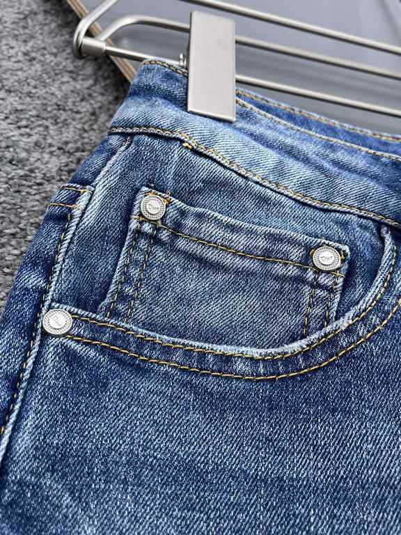 DH's 23SS new jeans High-end quality Slim fit Fabric with stretch Comfortable fit Good shape No binding on the body Size 30, 31, 32, 33, 34, 36, 38.