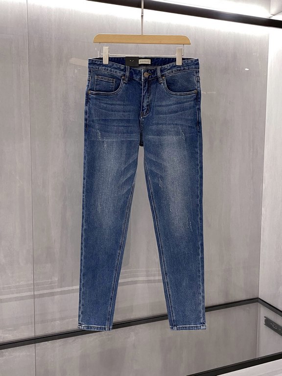 (New) GUCC 2023SS spring and summer new men's embroidered G Denim light-colored straight Slim jeans The classic five-pocket straight style, G's jeans are also one of the best. Italy    denim jeans using traditional techn