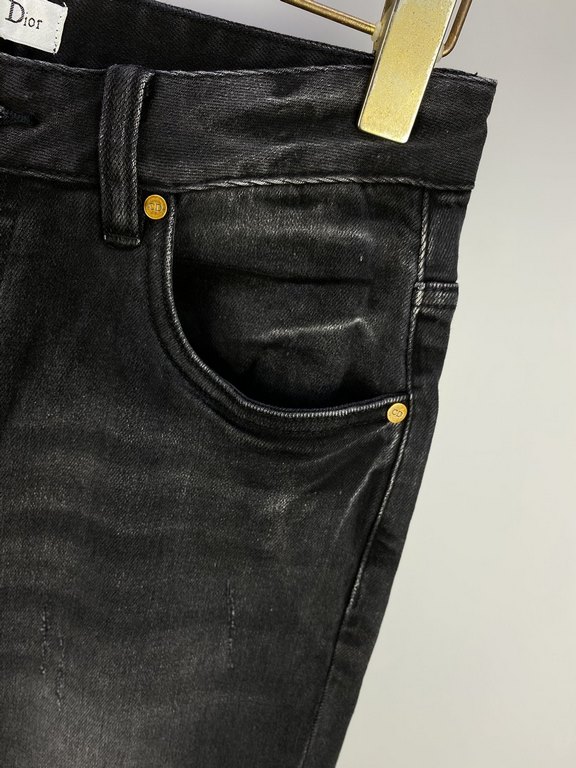 2023 Dior High-end custom jeans Latest fashion week runway models Original color yeast wash process Selected heavyweight denim fabric (cotton) comfortable and skin-friendly Original hardware accessories accessories Three