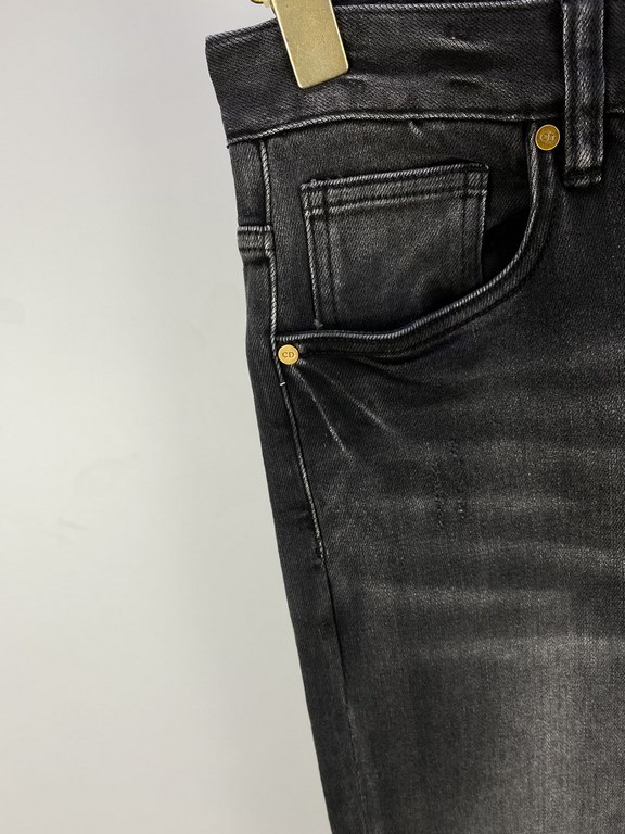 2023 Dior High-end custom jeans Latest fashion week runway models Original color yeast wash process Selected heavyweight denim fabric (cotton) comfortable and skin-friendly Original hardware accessories accessories Three