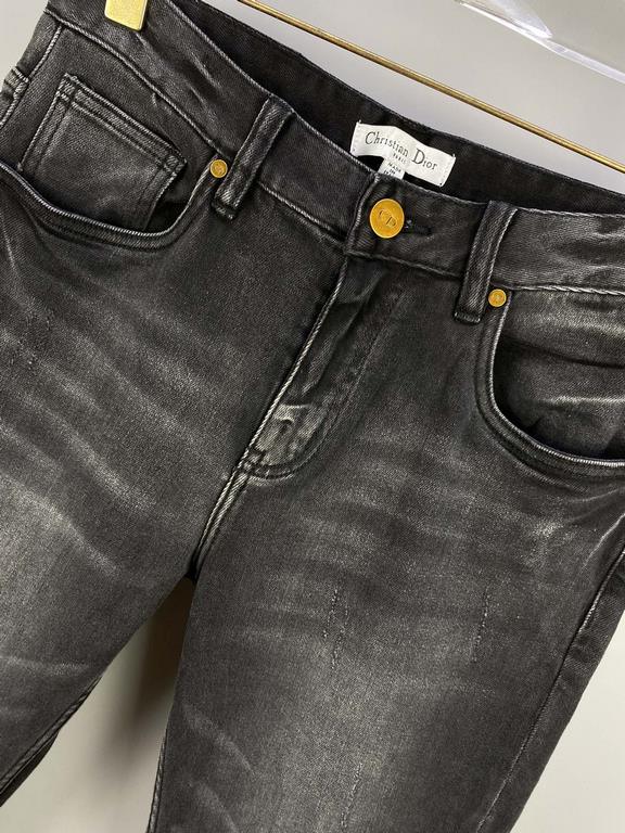 2023 Dior High-end custom jeans Latest fashion week runway models Original color yeast wash process Selected heavyweight denim fabric (cotton) comfortable and skin-friendly Original hardware accessories accessories Three