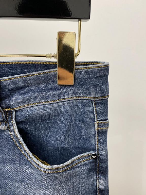 Armani, 2023 latest products, counter synchronization is available, the original single goods, washed casual jeans, imported original washed elastic fabric, comfortable and elastic, the original hardware accessories deco