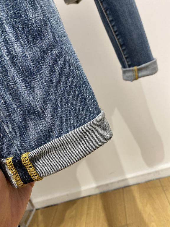 Armani, 2023 latest products, counter synchronization is available, the original single goods, washed casual jeans, imported original washed elastic fabric, comfortable and elastic, the original hardware accessories deco