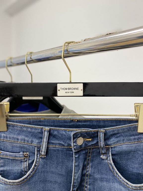 Armani, 2023 latest products, counter synchronization is available, the original single goods, washed casual jeans, imported original washed elastic fabric, comfortable and elastic, the original hardware accessories deco