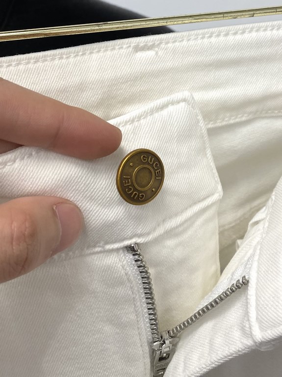 Gucci, 2023 latest products, counter synchronization is available, the original single goods, washed casual jeans, imported original washed stretch fabric, comfortable and elastic, original hardware accessories decorativ