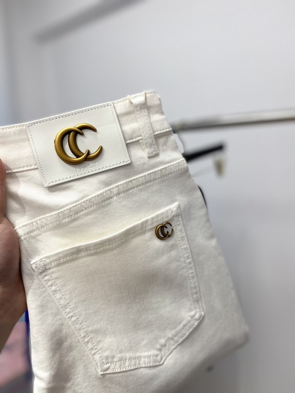 Gucci, 2023 latest products, counter synchronization is available, the original single goods, washed casual jeans, imported original washed stretch fabric, comfortable and elastic, original hardware accessories decorativ