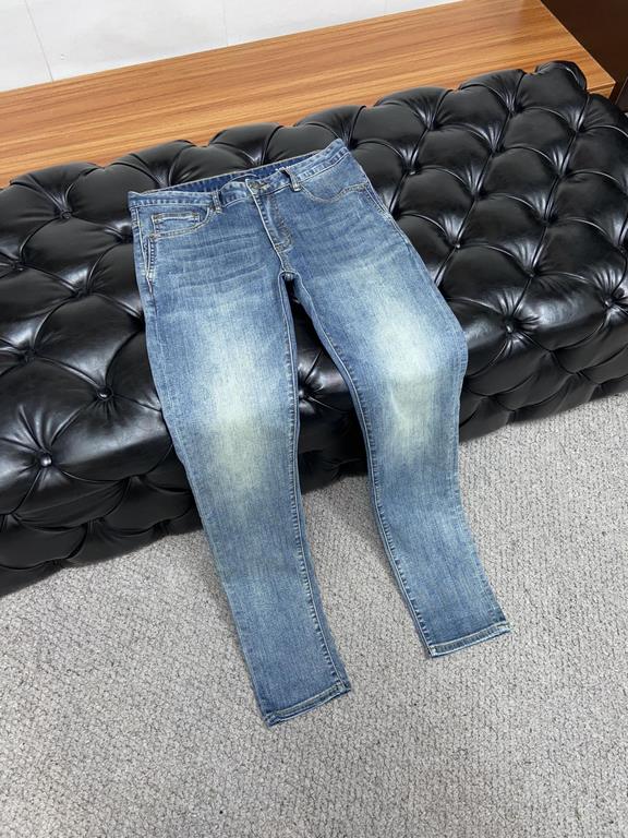 Saint Laurent fall modelsThe new model of jeans Small Straight Counter available Physical store extreme jeans   Counter original 11 good goods for all ages. The highest version of the market imported fabrics from Europe.