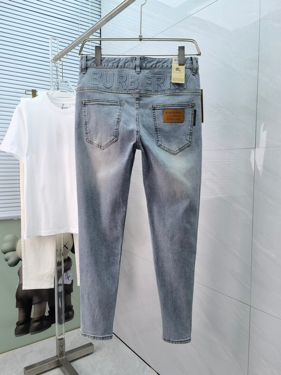 BBR Burberry    2023 early spring counter synchronization new! Foreign trade original single! Heavy duty washed jeans. Taste and value sharing! Very comfortable to wear. Low-key but not lose luxury. Wear out very classy!