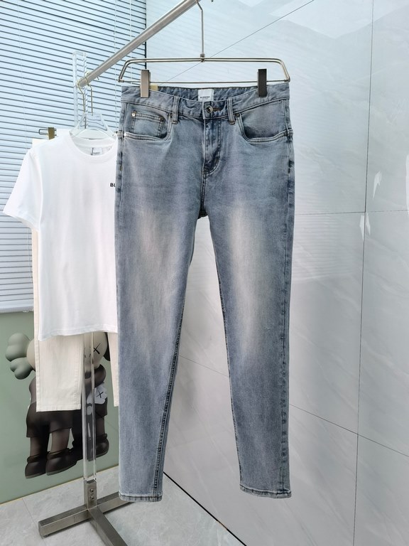 BBR Burberry    2023 early spring counter synchronization new! Foreign trade original single! Heavy duty washed jeans. Taste and value sharing! Very comfortable to wear. Low-key but not lose luxury. Wear out very classy!