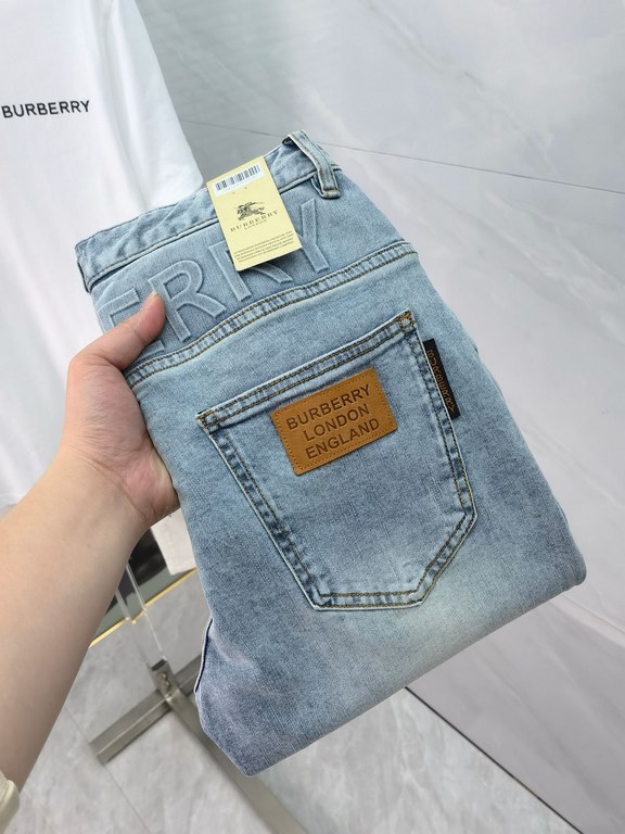 BBR Burberry    2023 early spring counter synchronization new! Foreign trade original single! Heavy duty washed jeans. Taste and value sharing! Very comfortable to wear. Low-key but not lose luxury. Wear out very classy!