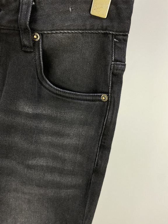 GU Gujia 23FW fall and winter new jeans Fabric with elasticity Comfortable on the body without a sense of constriction Back pockets double G design FashionableSize 29,30,31,32,33,34,36,38