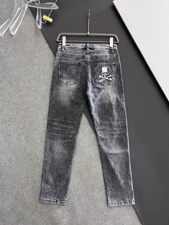 MMJ, heavy washed casual jeans, imported original washed fabric, comfortable and slightly elastic, unique design, version of the super-positive, comfortable and breathable, grade is very high, counter quality, on the bod