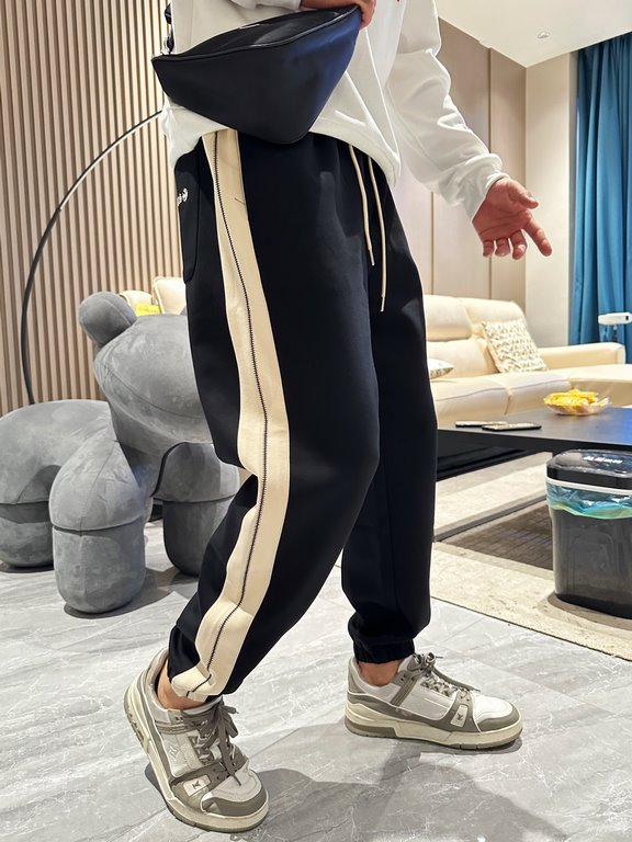 Kroxin 2023 new casual pants for fall and winter! Official website synchronization sale. Brand classic LOGO casual pants , customized fabric, excellent comfort, strong hand touch. Highly recognizable, perfect quality cra