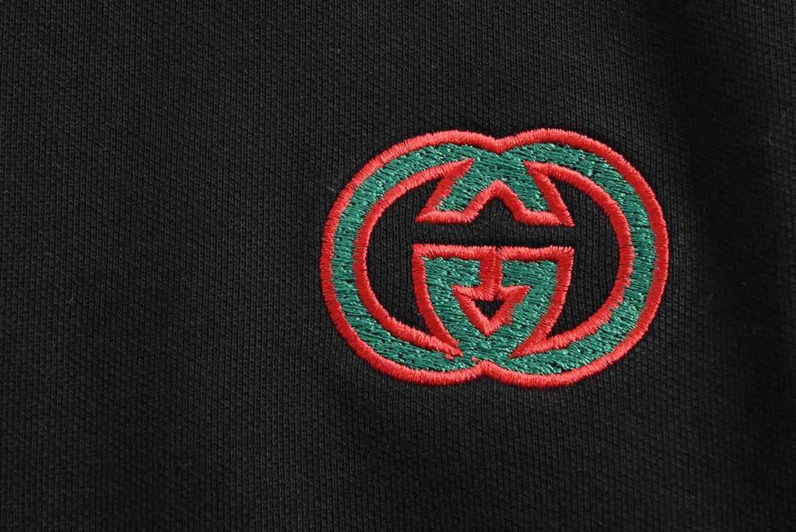 GucciGucci 23Fw Double G Embroidered TrousersCotton terry 400g fabric, jacquard threaded side bands on the side, the workmanship is extremely reproducible, and it looks great on the body.Size ：S-XL