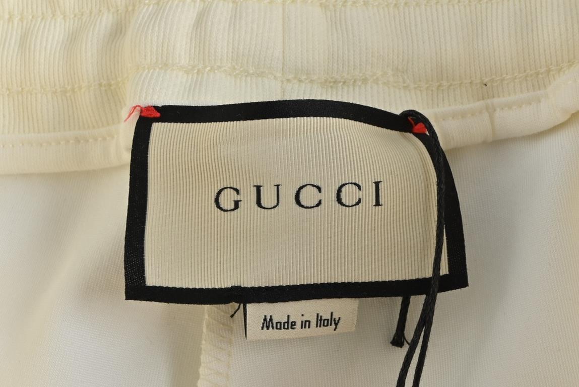 GucciGucci 23Fw Side Webbing Straight Leg PantsGucciGucci 23Fw Side Webbing Straight Leg Pants2023 new counter synchronization embellished with a colorful Logo webbing high-end quality pants explosive fabric using 360 gr