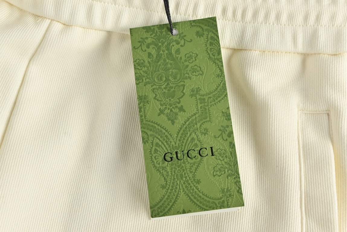 GucciGucci 23Fw Side Webbing Straight Leg PantsGucciGucci 23Fw Side Webbing Straight Leg Pants2023 new counter synchronization embellished with a colorful Logo webbing high-end quality pants explosive fabric using 360 gr