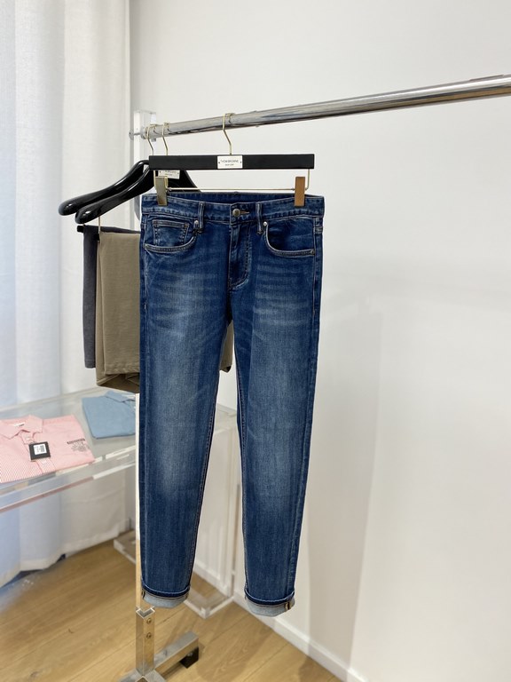 Givenchy, 2023 latest products, counter synchronization is available, the original single hard goods, washed casual jeans, imported original washed stretch fabric, comfortable and elastic, the original hardware accessori