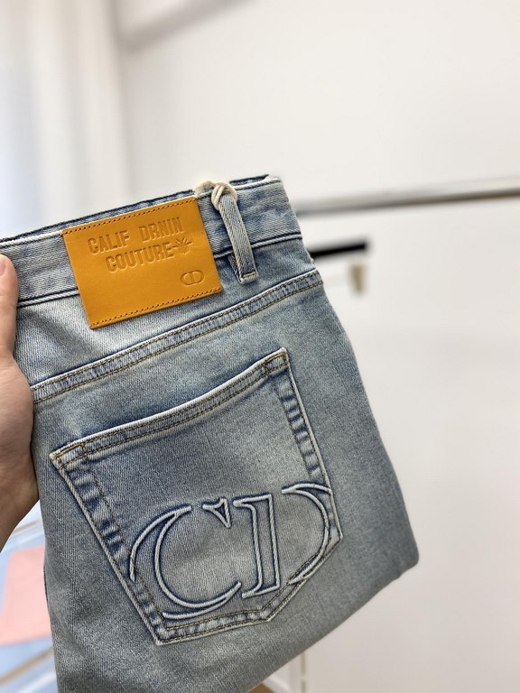 Dior, 2023 latest products, counter synchronization on sale, the original single goods, washed casual jeans, imported original washed stretch fabric, comfortable and elastic, the original hardware accessories decorative 