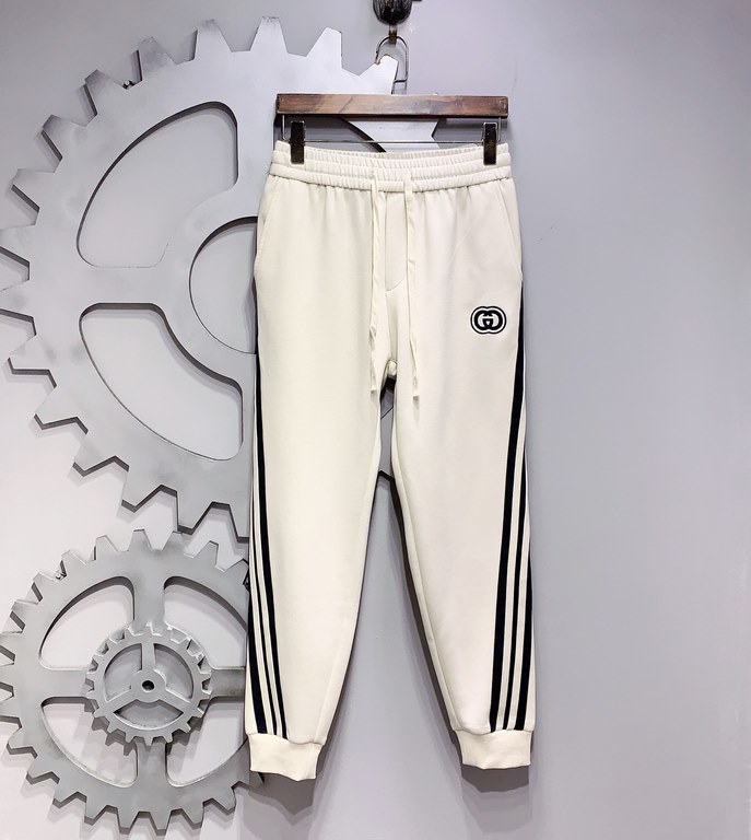 Gucci Gucci 2023 latest product casual pants counter with the same fabric, version of the fashionable and generous, buttocks thin, no sense of tightness, the use of imported counter fabrics on the body of the excellent e