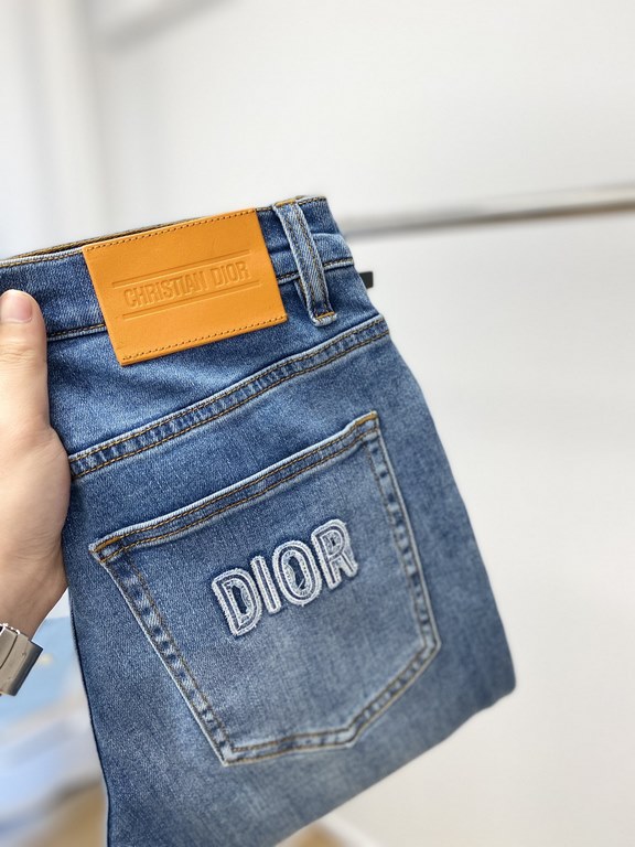 Dior, 2023 latest products, counter synchronization on sale, the original single goods, washed casual jeans, imported original washed stretch fabric, comfortable and elastic, the original hardware accessories decorative 