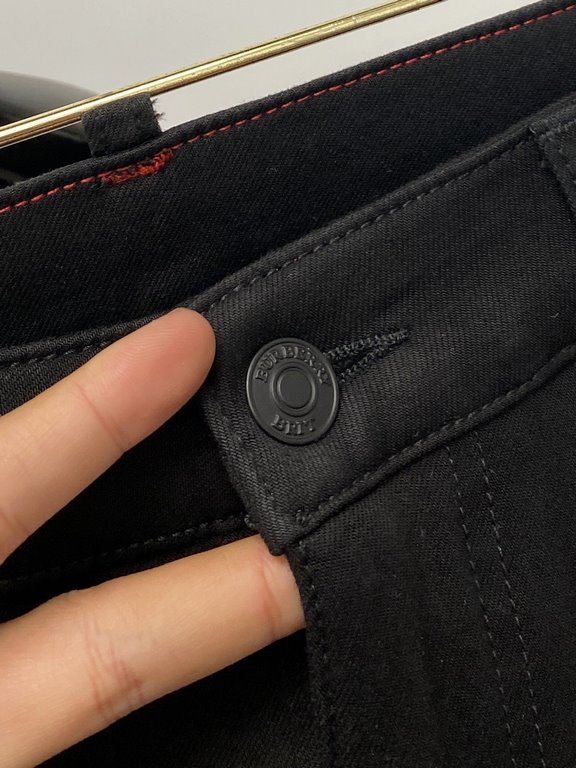 Burberry, 2023 latest products, counter synchronization is available, the original single goods, washed casual jeans Imported original washed stretch fabric, comfortable and elastic, original hardware accessories decorat