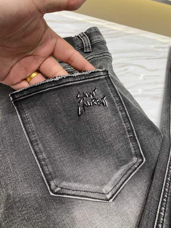 YSL2023 early fall new casual jeans, high-end customized series. Imported high-density customized cotton tannin fabric comfortable and soft skin-friendly, straight and not easy to wrinkle, original hardware. In-kind shoo