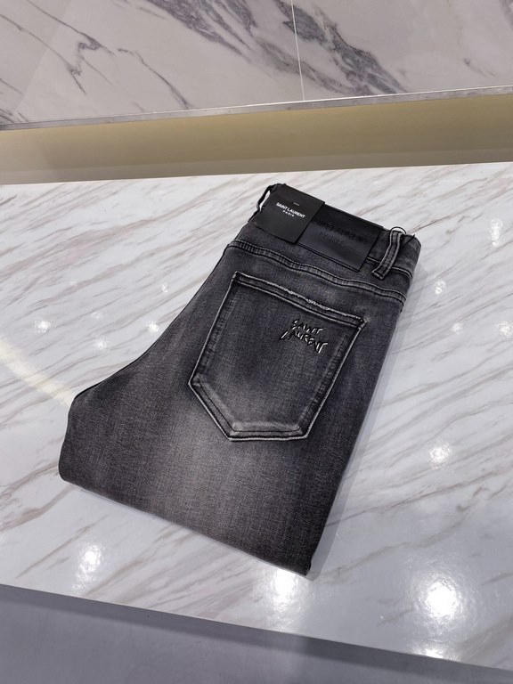 YSL2023 early fall new casual jeans, high-end customized series. Imported high-density customized cotton tannin fabric comfortable and soft skin-friendly, straight and not easy to wrinkle, original hardware. In-kind shoo