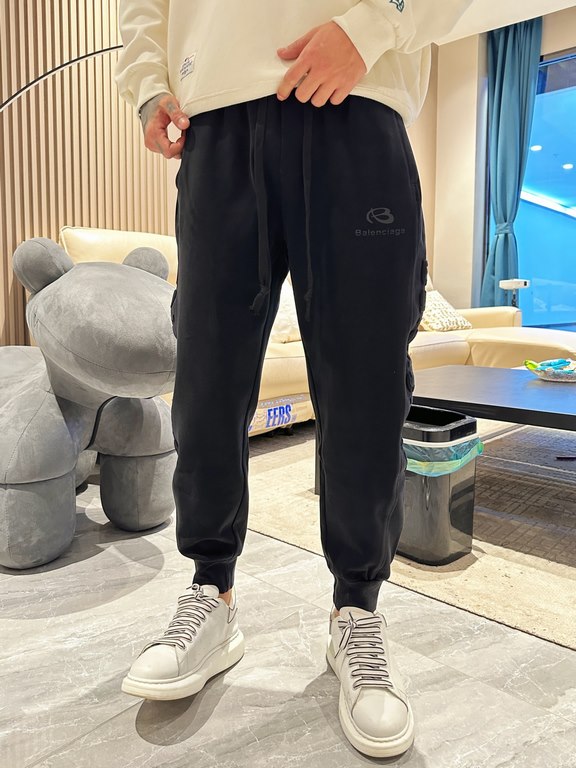 Parisienne new casual pants for fallwinter 2023! Synchronized sale on the official website. The brand's classic LOGO casual pants , customized fabric, excellent comfort, strong hand touch. Highly recognizable, perfect qu