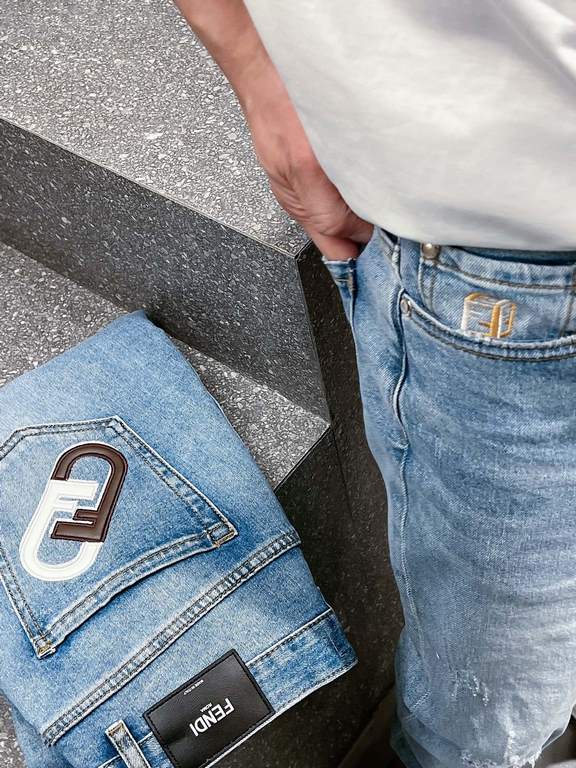 FD 2023 spring and summer new FF lock logo men's small straight denim jeans! Channel rare out, the market is rare boutique channel source, absolutely can bring you an unexpected wearing experience, sincerely recommended 