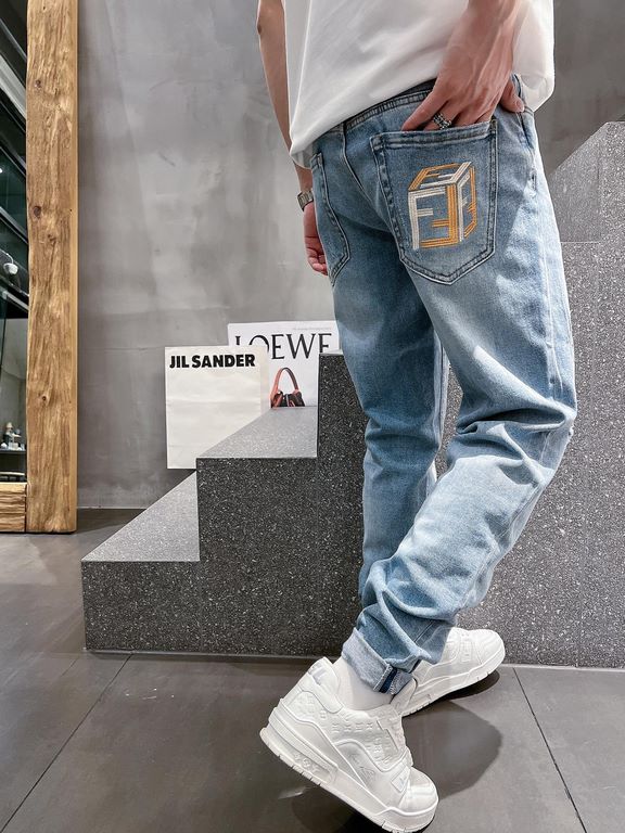 FD 2023 spring and summer new FF lock logo men's small straight denim jeans! Channel rare out, the market is rare boutique channel source, absolutely can bring you an unexpected wearing experience, sincerely recommended 