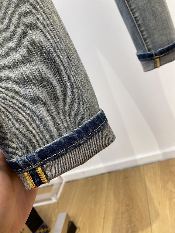 Armani, 2023 latest products, counter synchronization is available, the original single goods, washed casual jeans, imported original washed elastic fabric, comfortable and elastic, the original hardware accessories deco