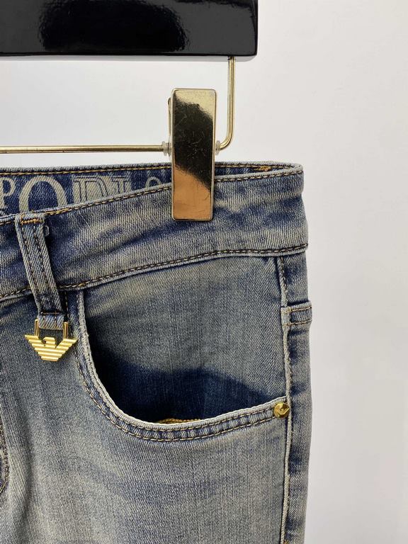 Armani, 2023 latest products, counter synchronization is available, the original single goods, washed casual jeans, imported original washed elastic fabric, comfortable and elastic, the original hardware accessories deco