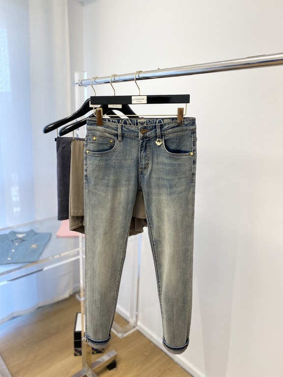 Armani, 2023 latest products, counter synchronization is available, the original single goods, washed casual jeans, imported original washed elastic fabric, comfortable and elastic, the original hardware accessories deco