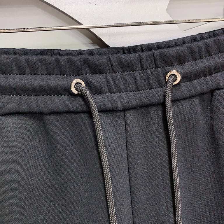 PRADA Prada 2023 newest casual pants counter with the same fabric, version of the fashionable and generous, buttocks thin, no sense of tightness, the use of imported fabrics on the counter on the body of the excellent ef