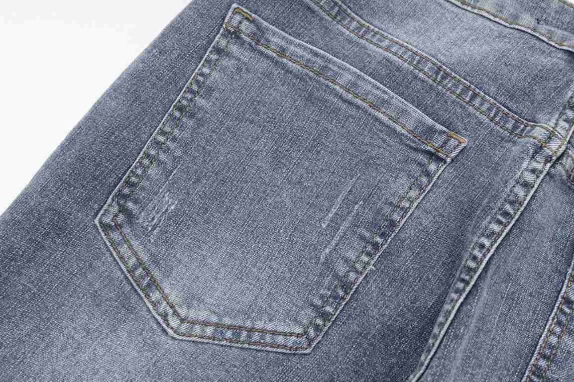 Louis Vuitton Louis Vuitton Bear Patch JeansSo far this year to do the most awesome jeans, heavy wash process, hidden mystery details are very much, this time the main push of the pants either version or on the body are 